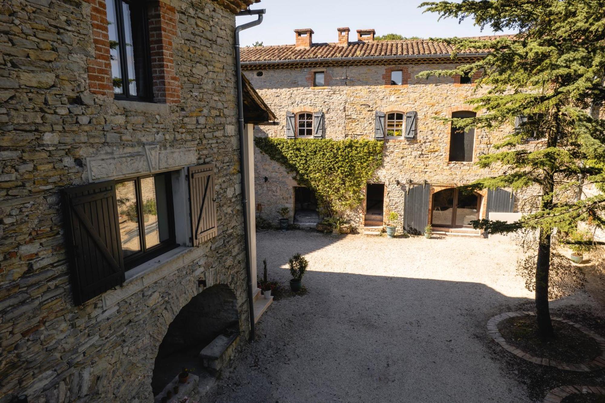 Готель Les Terres Aoyama Saint Julien Les Rosiers Екстер'єр фото